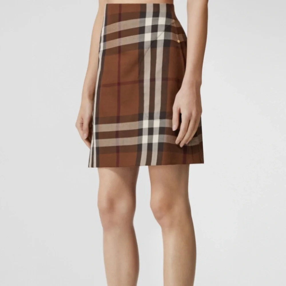 ✨ New Authentic Burberry Wool Check Skirt – Dark Birch Brown | Women’s Size 0 ✨
